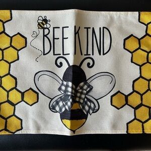 Bee Kind Placemats 12 x 18 Inch Set of 4 - BRAND NEW